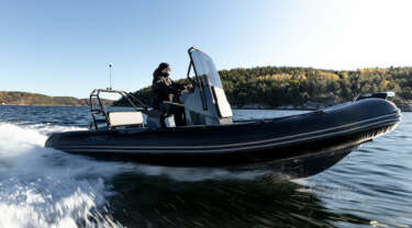 Semi-rigid boat 10 seats Pro 5.5