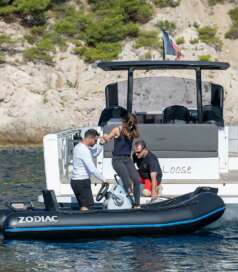 Semi-rigid boat 4 seats eOpen