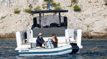 Bateaux à moteur hors bord Zodiac eOpen yacht