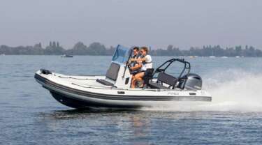 Bateaux à moteur hors bord Zodiac Pro roll-bar