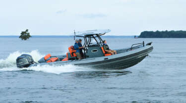 Semi-rigid boat 8m PRO 850 custom