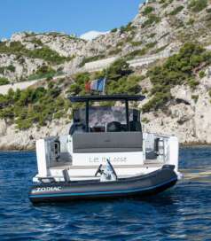 Zodiac electric boats yacht