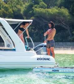 Bateaux de plaisance promenade et farniente douche