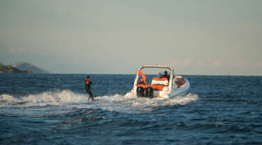 Pleasure boats for nautical sport towed machine