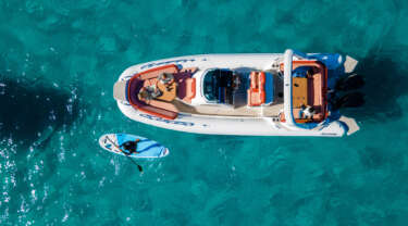 Pleasure boats stand up paddle