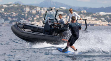 Bateaux de plaisance pour le wakeboard