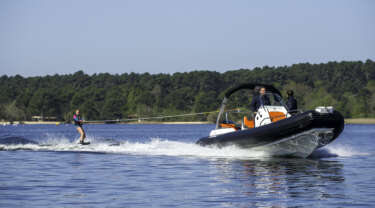 New England Boat Show 2023 Medline 6.8 water skiing