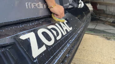 Maintain and clean your tube and boat Zodiac